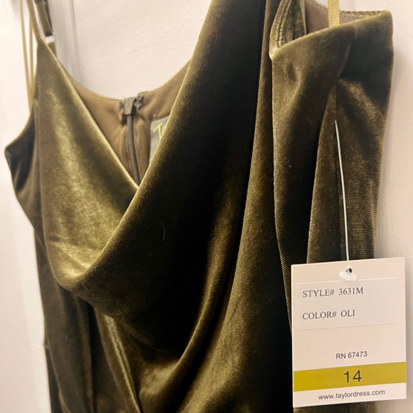 Women's Sleeveless Strappy Olive Velvet Sheath Dress - Picture 1 of 6